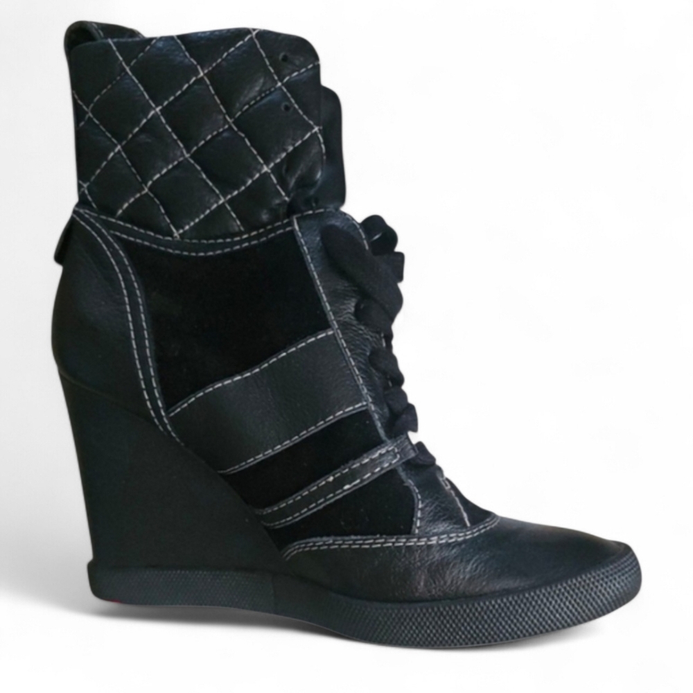 Authentic Chloé black quilted leather wedge sneakers• Size 39 (approx US 8.5–9)